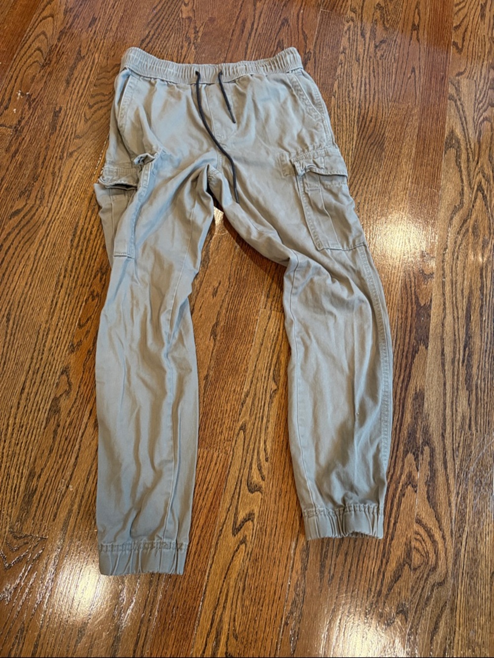 Aeropostale Men's Cargo Joggers in Khaki Green